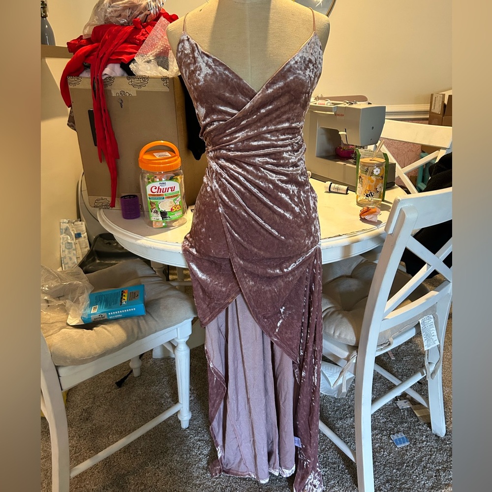 Maxi dress in velvet rose